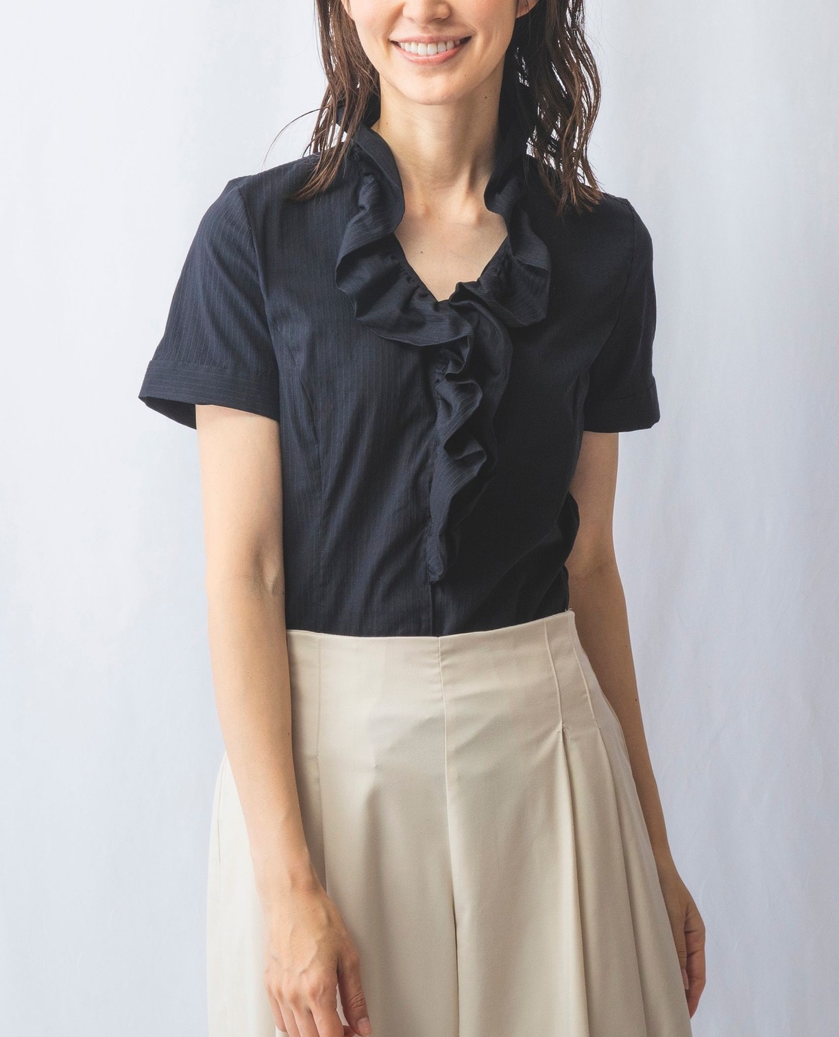 ストレッチストライプフリル衿半袖シャツ(2(L)11号 ホワイト): ナラ